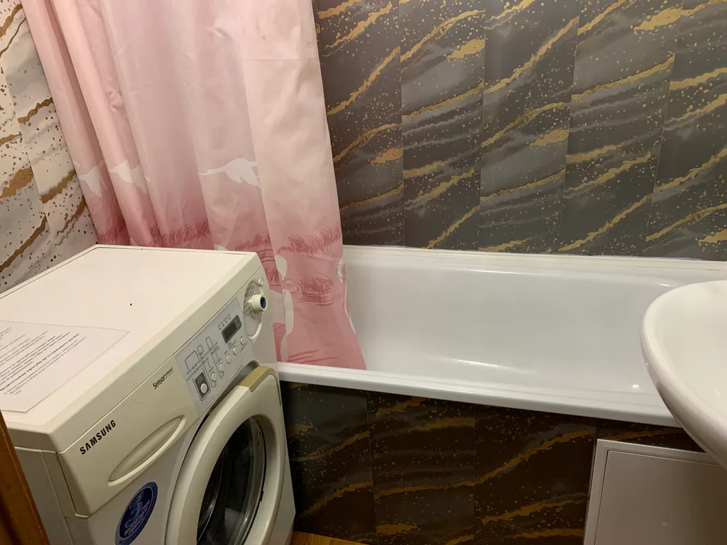 Квартира Квартира недалёко от онкодиспансера с видом во двор — Красноярск