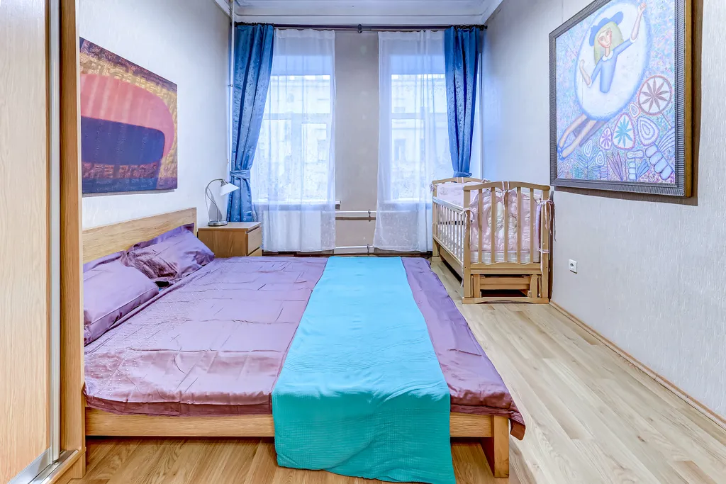 Ryss' 2BR Apt on Nevsky 136