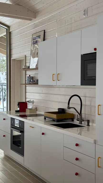 Большой новый дом с сауной и камином в элитном поселке