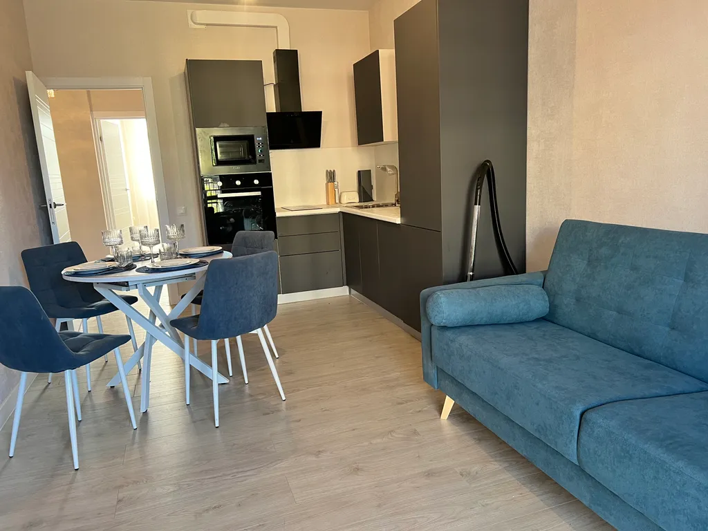 Евродвухкомнатная с видом на горы и бассейн