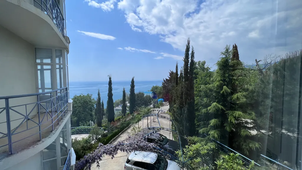 Панорамная квартира с шикарным видом на Ялту