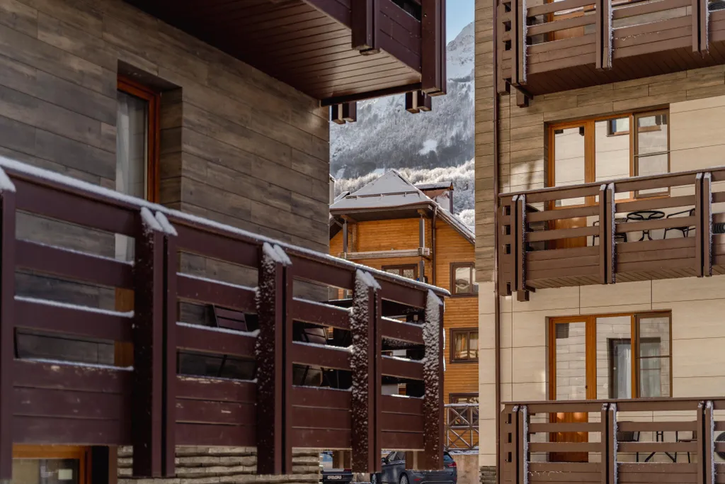 Студия с видом на горы