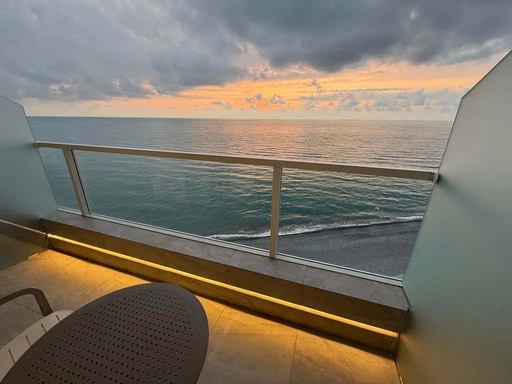 Квартира Роскошные апартаменты с прямым видом на море в Бамбо Бич Цихисдзири — Цихисдзири