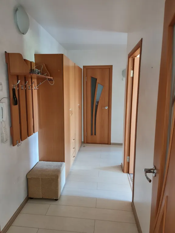 Близко к основным транспортным маршрутам и инфраструктуре