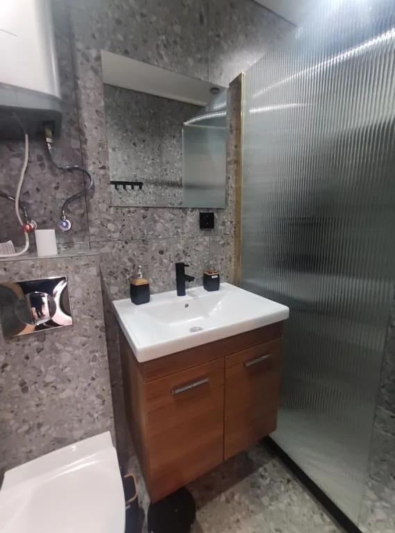 Номер у озера 1