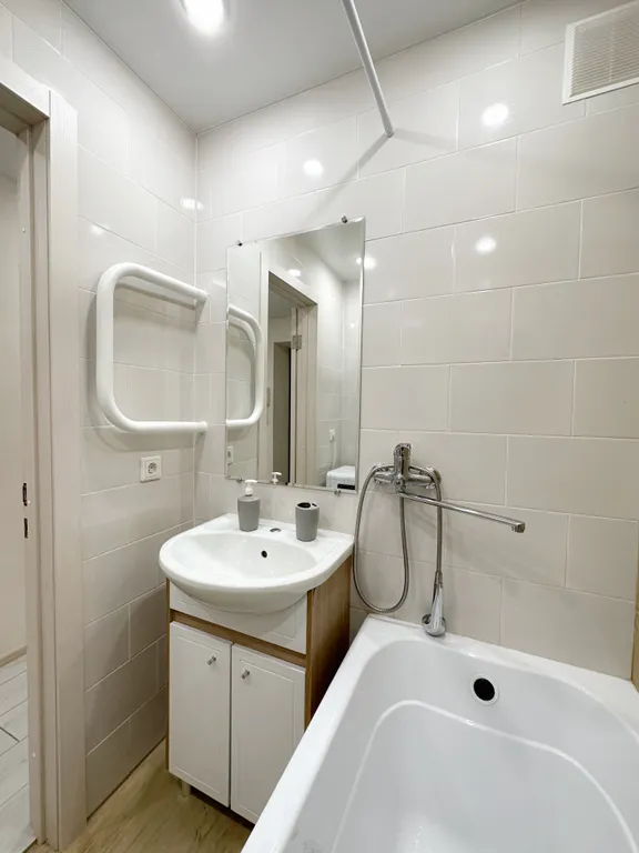 Светлая 1-комнатная квартира в юго-западном районе города