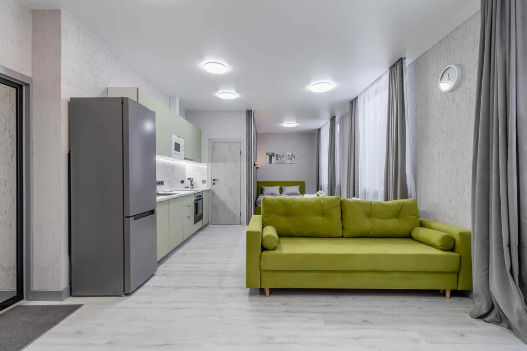 Кто ценит комфорт: новая мебель, техника, бельё