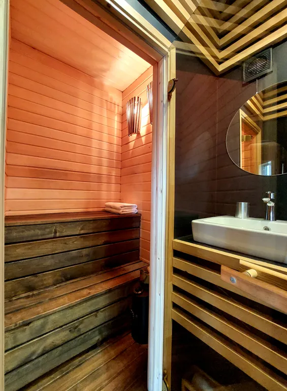 Уютный домик с сауной и мангалом на берегу Ангары