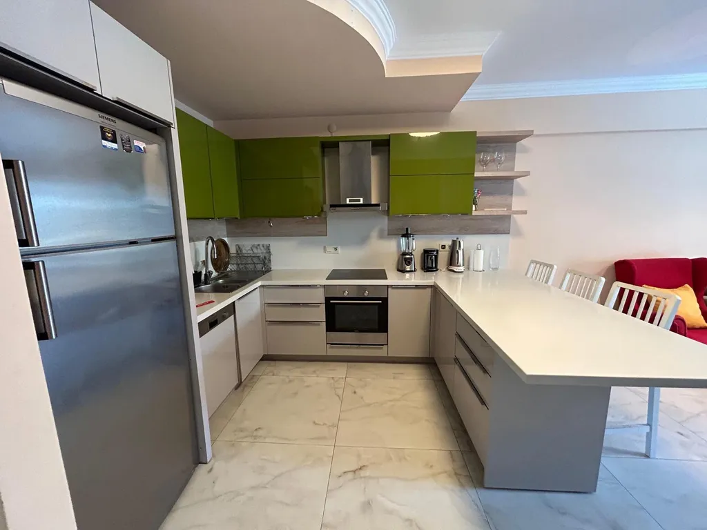 Около моря со своим пляжем