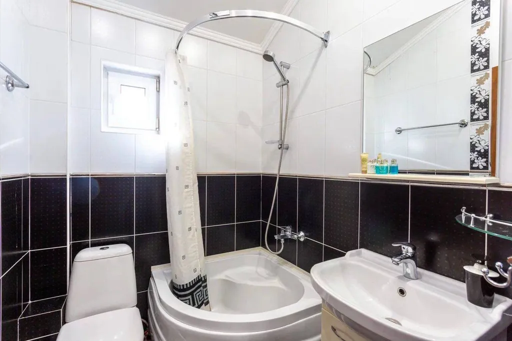 Двухэтажный дом на Турчинского