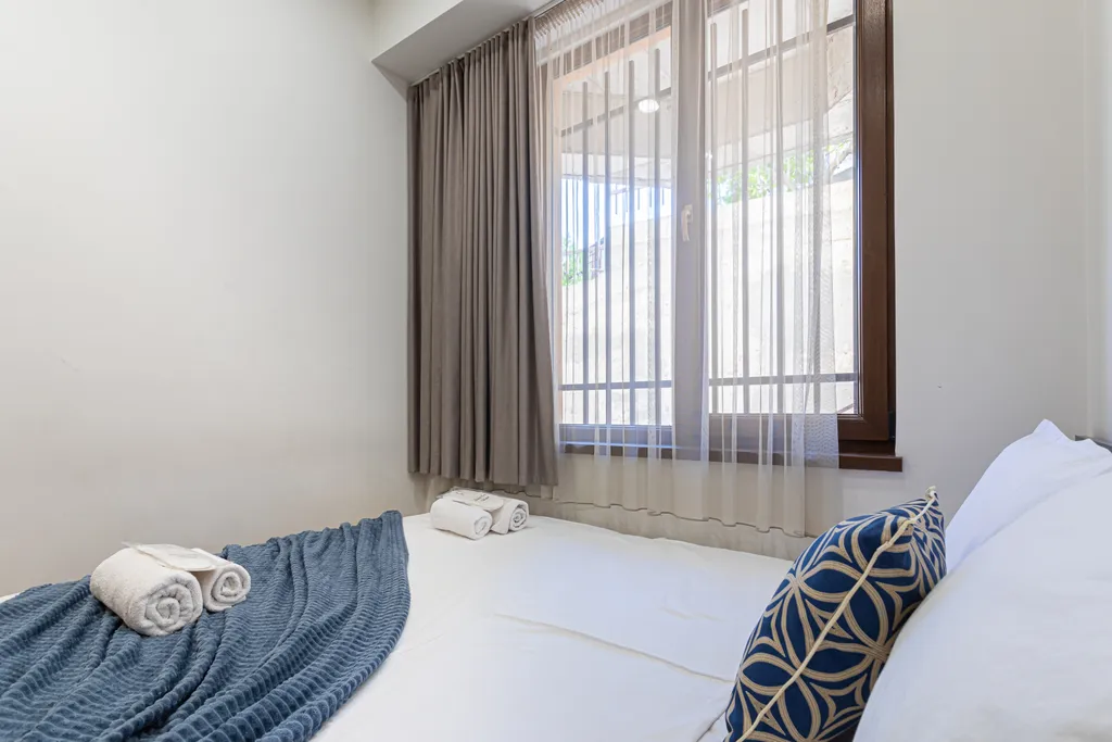 Маленькая квартира в новостройке в центре города