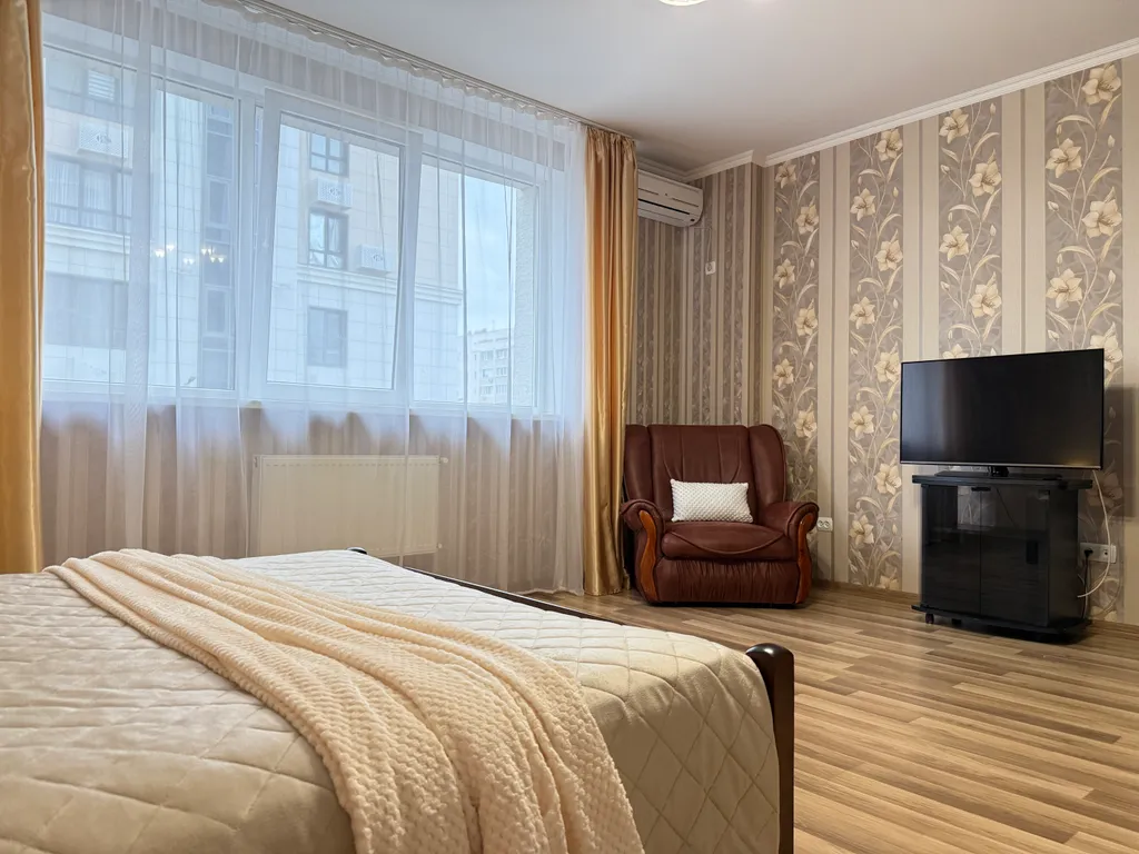 Рядом с пляжем Парк Победы