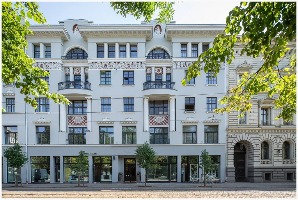 Art Deco One-Bedroom Suite in Library House