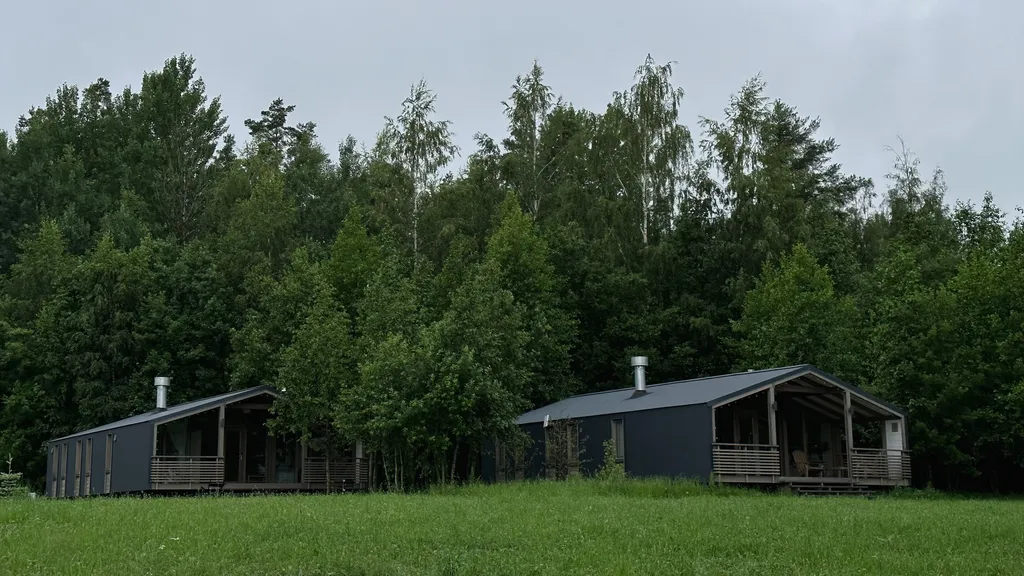 Коттедж Уютный дом на берегу озера — Плодовое