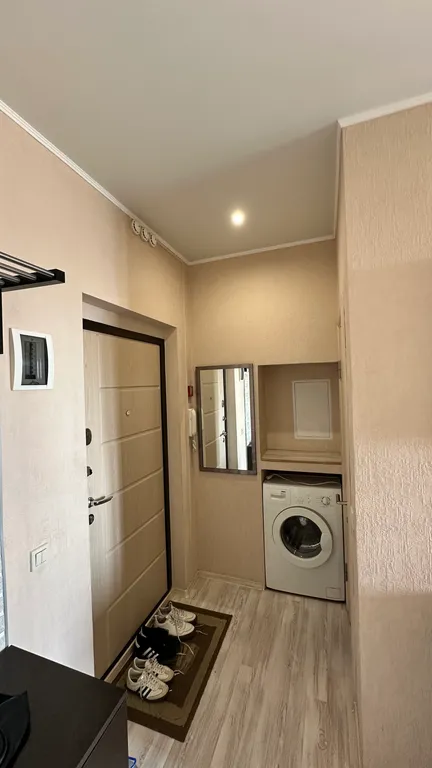 Cовременная студия с бecкoнтaктным заездом