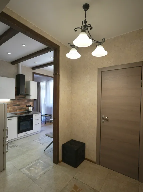 Стильный апартамент с выделенной спальней в центре