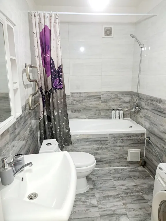 Уютная квартира около площади Жукова