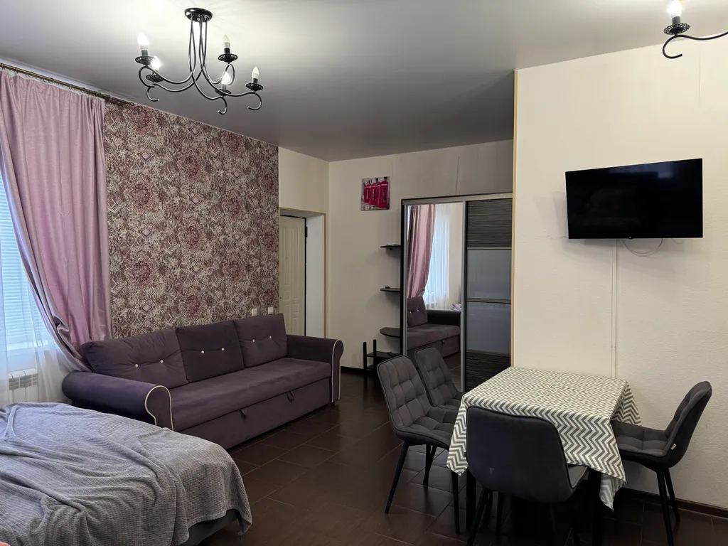 Квартира Квартира Апартамент с кухней в частном доме у набережной — Геленджик