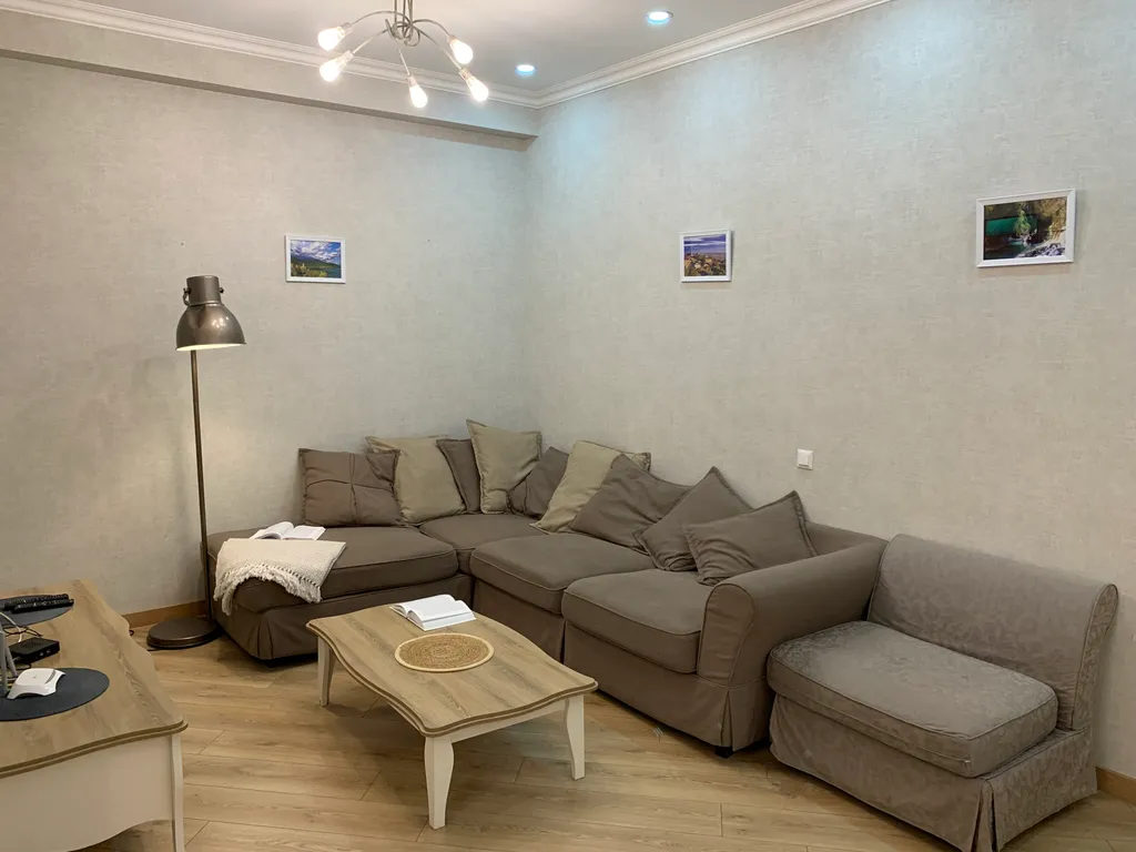 Трёхкомнатная квартира с 2 отдельными спальнями в самом центре тбилиси