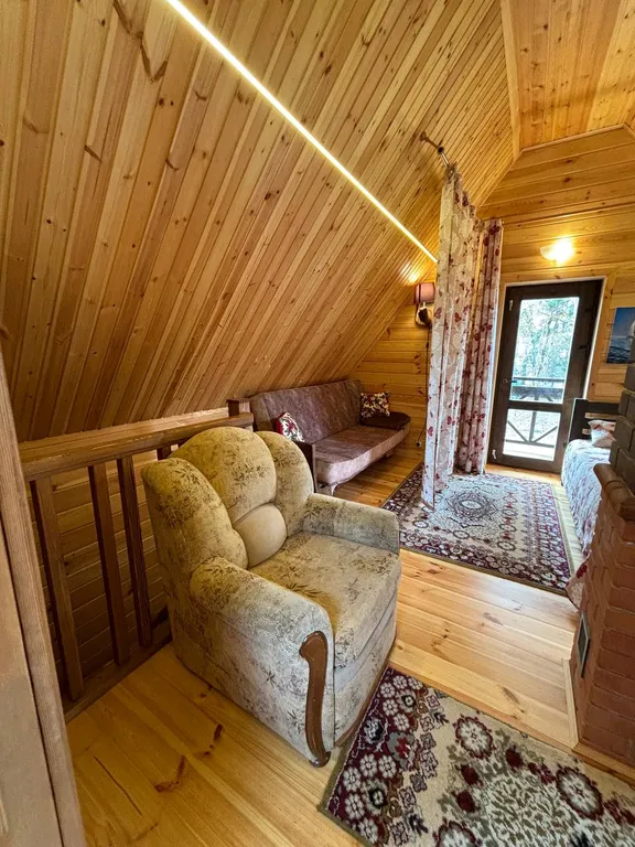 Дом с балконом у озера Нарочь