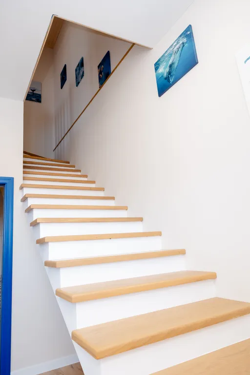 Домик у моря с бассейном