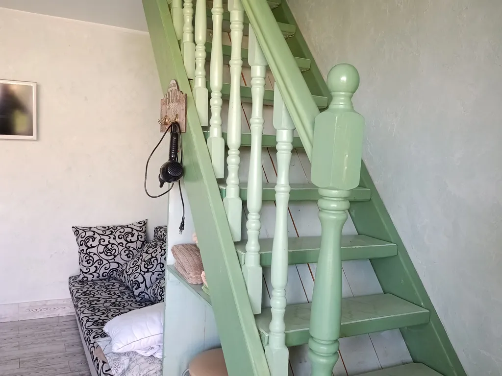 Двухэтажный номер зелёный