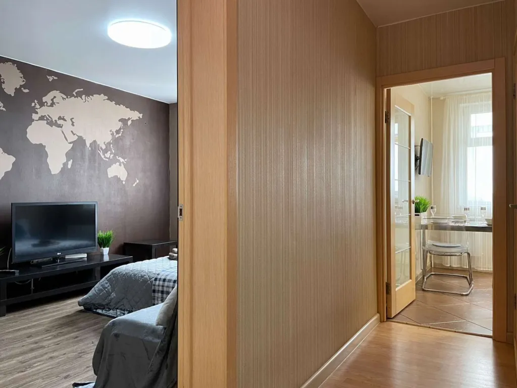 Квaртиpa с хоpoшим peмoнтoм c тpемя изолировaнными комнатaми