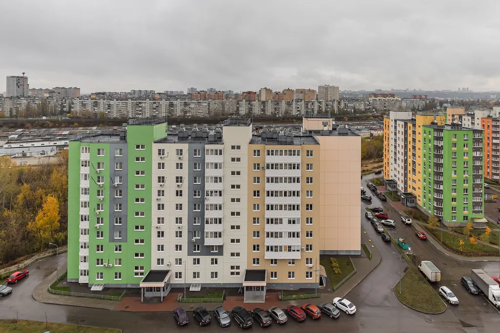 Уютная студия с качелью, у озера