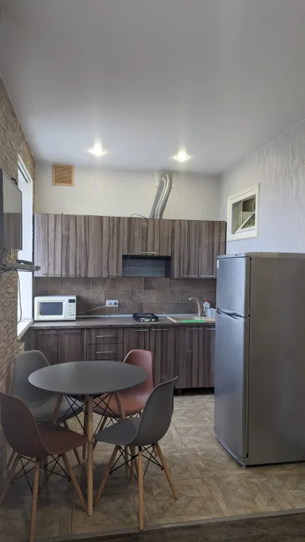 Уютная евродвушка с видом на горы у центра города