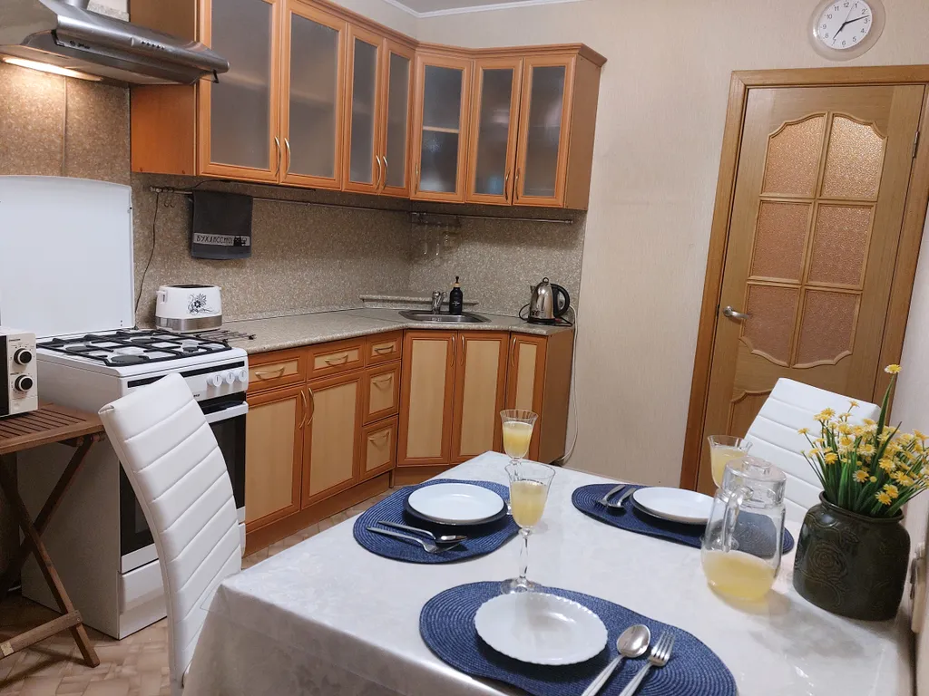 На речке, на речке, на том бережочке