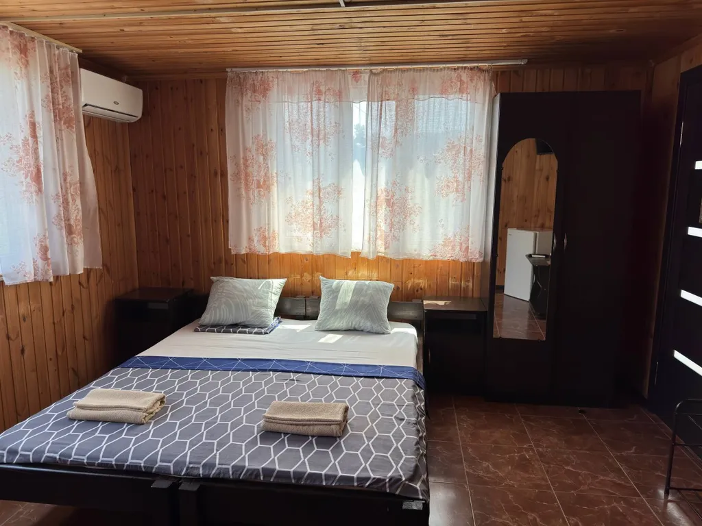 Квартира Трехместная комната с видом на горы — Геленджик