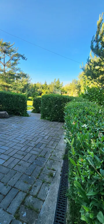 Большой коттедж у озера