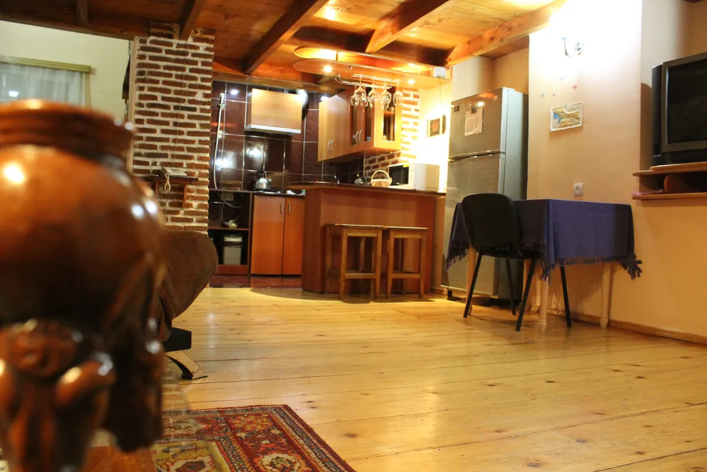 Двухуровневый апартамент с балконом в старом городе