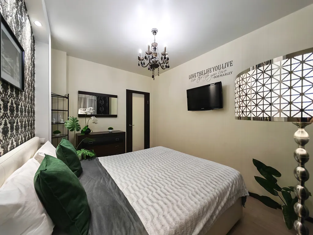 Strawberry Hills Sutki Life