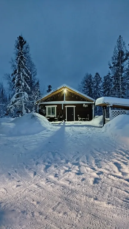Коттедж Уютный домик с баней и купелью, горячий чан — аренда посуточно в Шерегеш