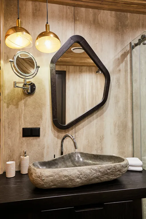 Полулюкс с кроватью размера kihg-size и видом на озеро