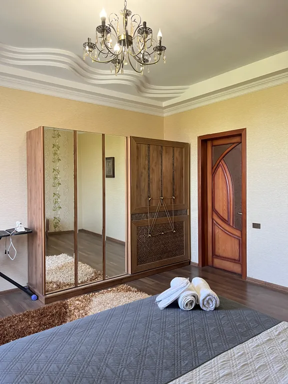 Riverside Cottage R104