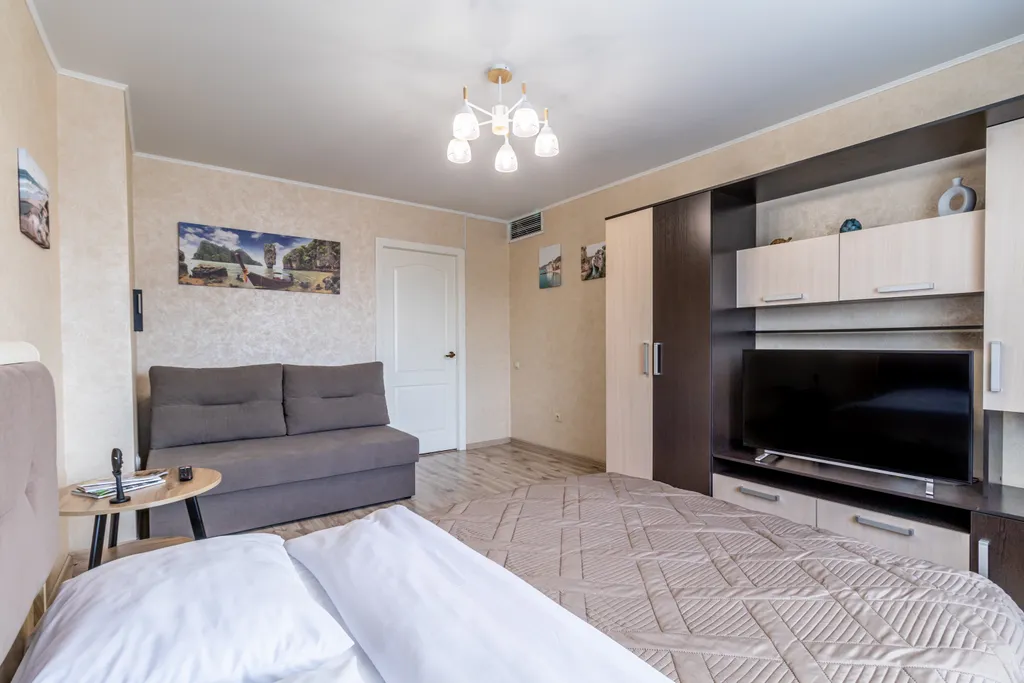 Светлая и просторная квартира в центре с видом на набережную