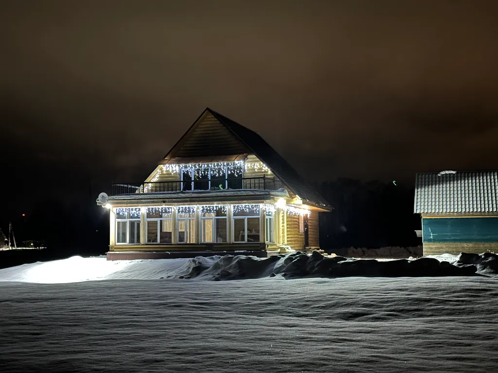 Уютный коттедж на берегу реки Milana Village