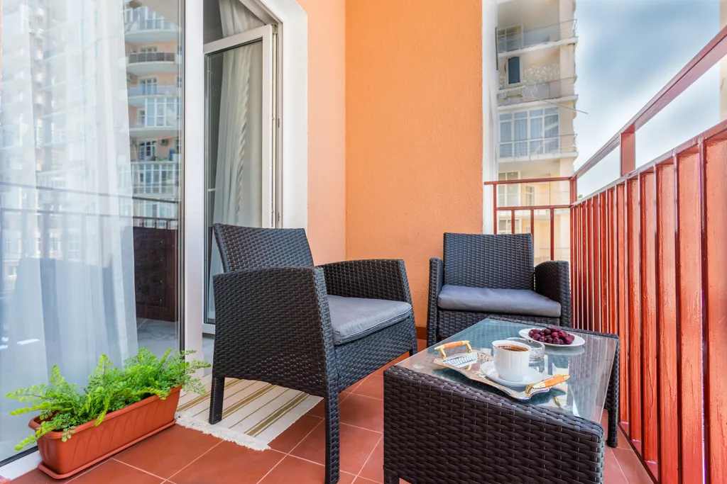 У моря, вид на бассейн