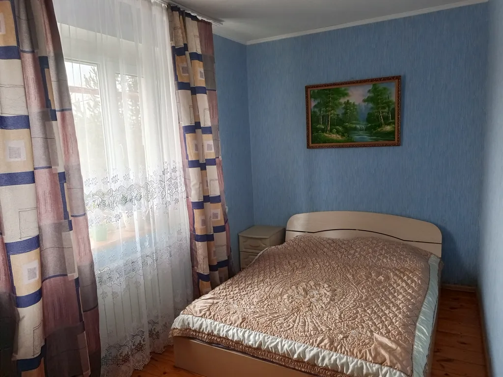 Добротный дом в тихом месте