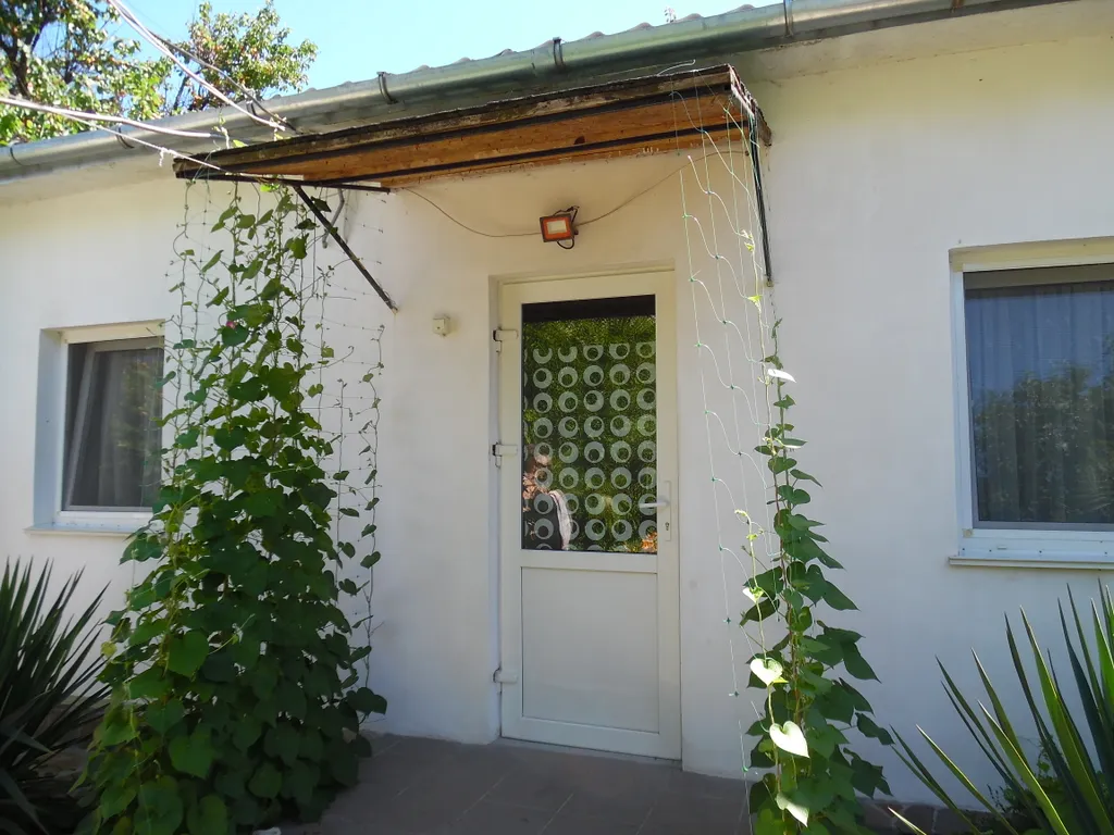 Коттедж Уютный домик с двориком — Севастополь