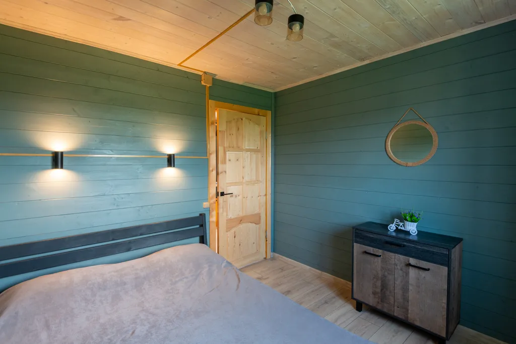 Дом на берегу реки с банным чаном