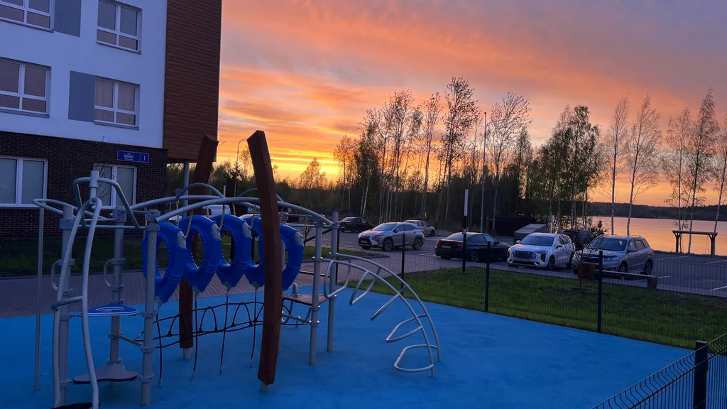 Апартаменты с видом на озеро в элитном районе