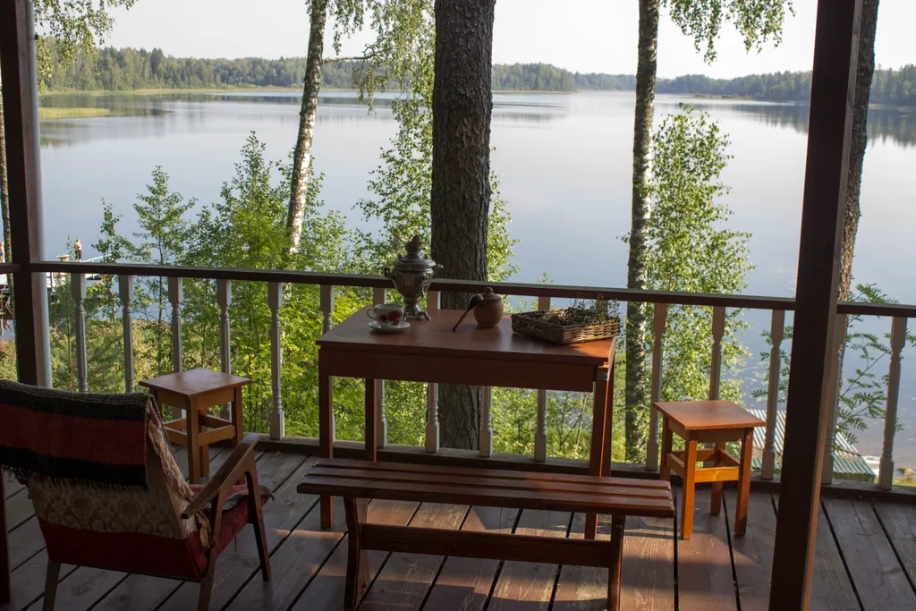 Дом с видом на озеро