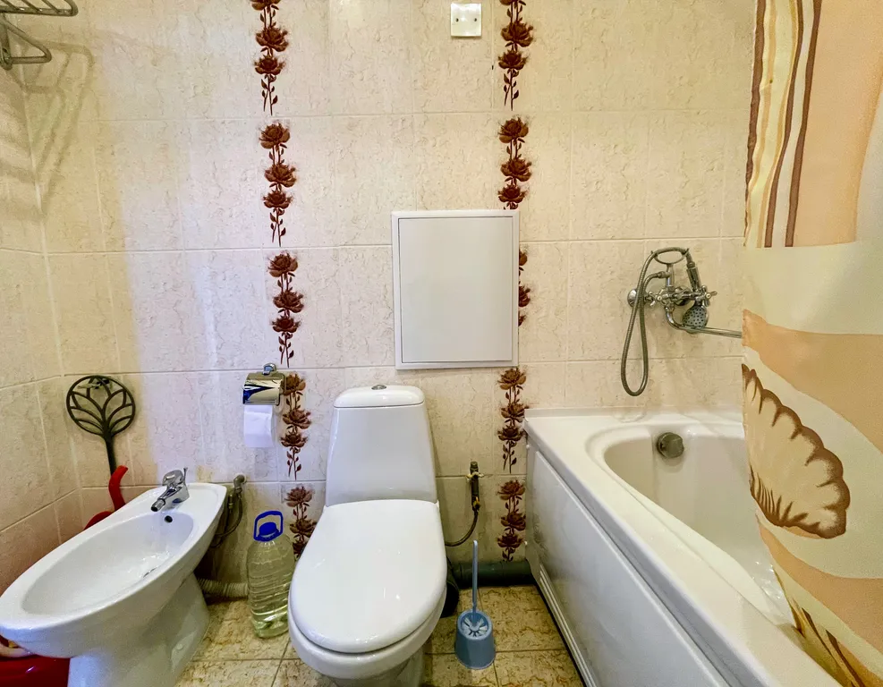 Апартамент с террасой и бассейном