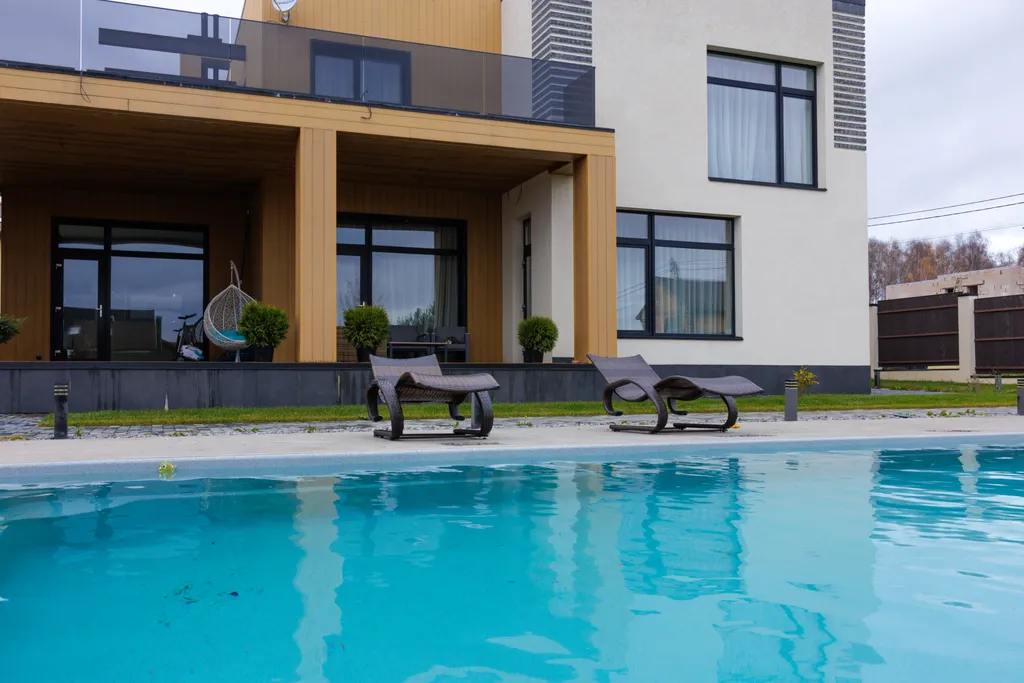 Шикарный коттедж в Подмосковье с круглогодичным бассейном на улице — аренда посуточно в Бронницы