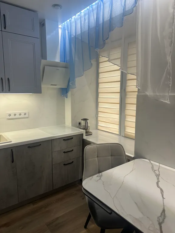 Уютная квартира в центре города, рядом с парком Питомник