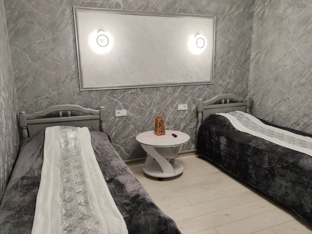 Уютная двухкомнатная квартира с отдельным входом в центре района — аренда посуточно в Брянск