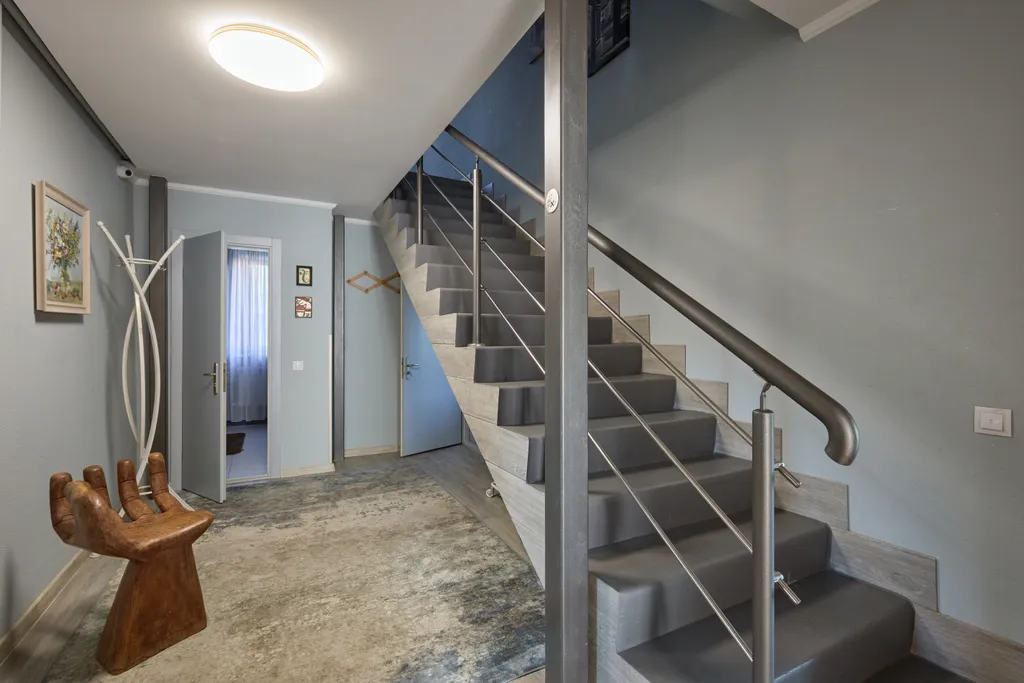 7-комнатный Дом